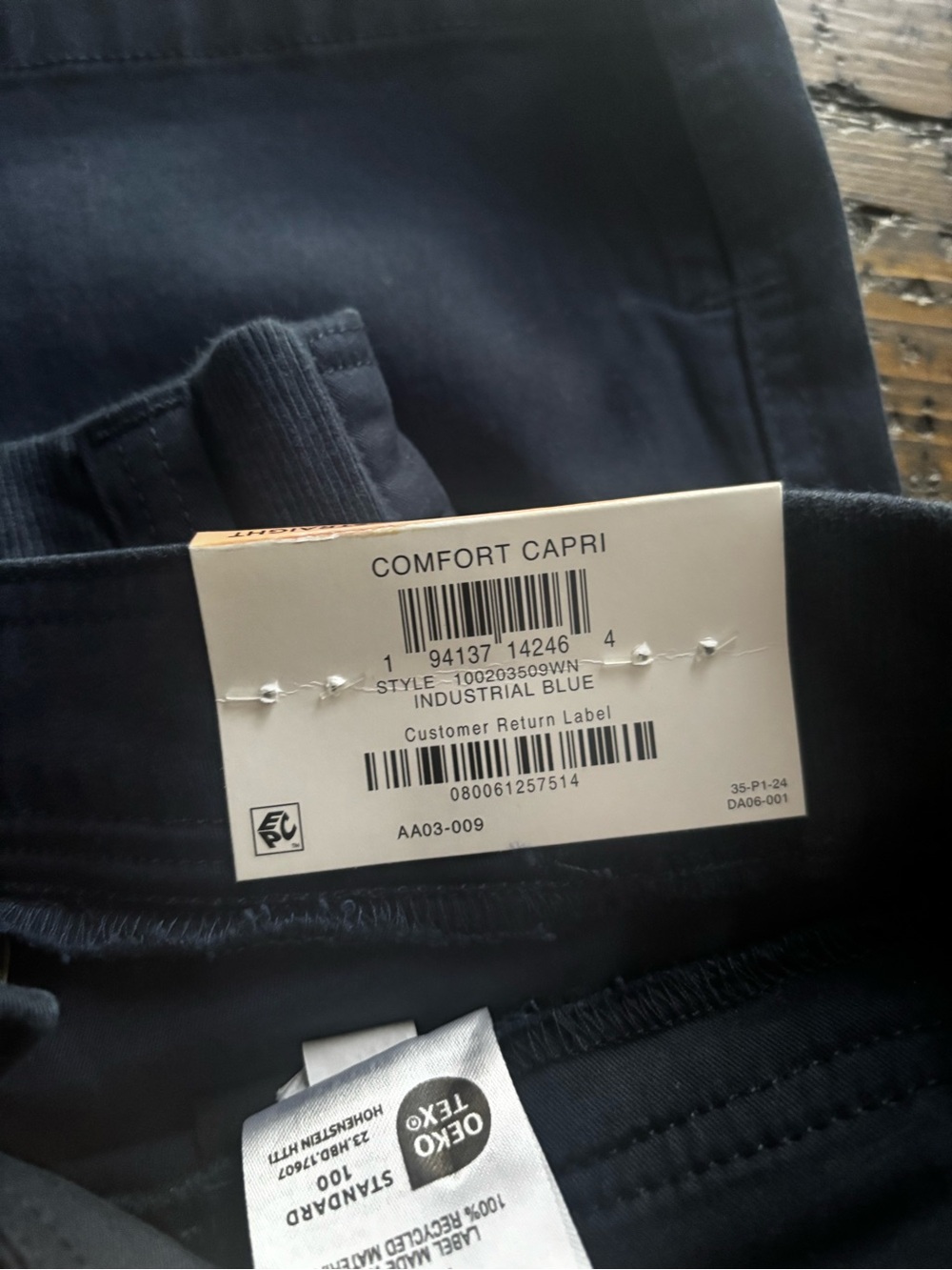 NWT! Style & Co. Plus Size Comfort Waist Capri Pants 2 pair (black and navy) 14W - Picture 4 of 6